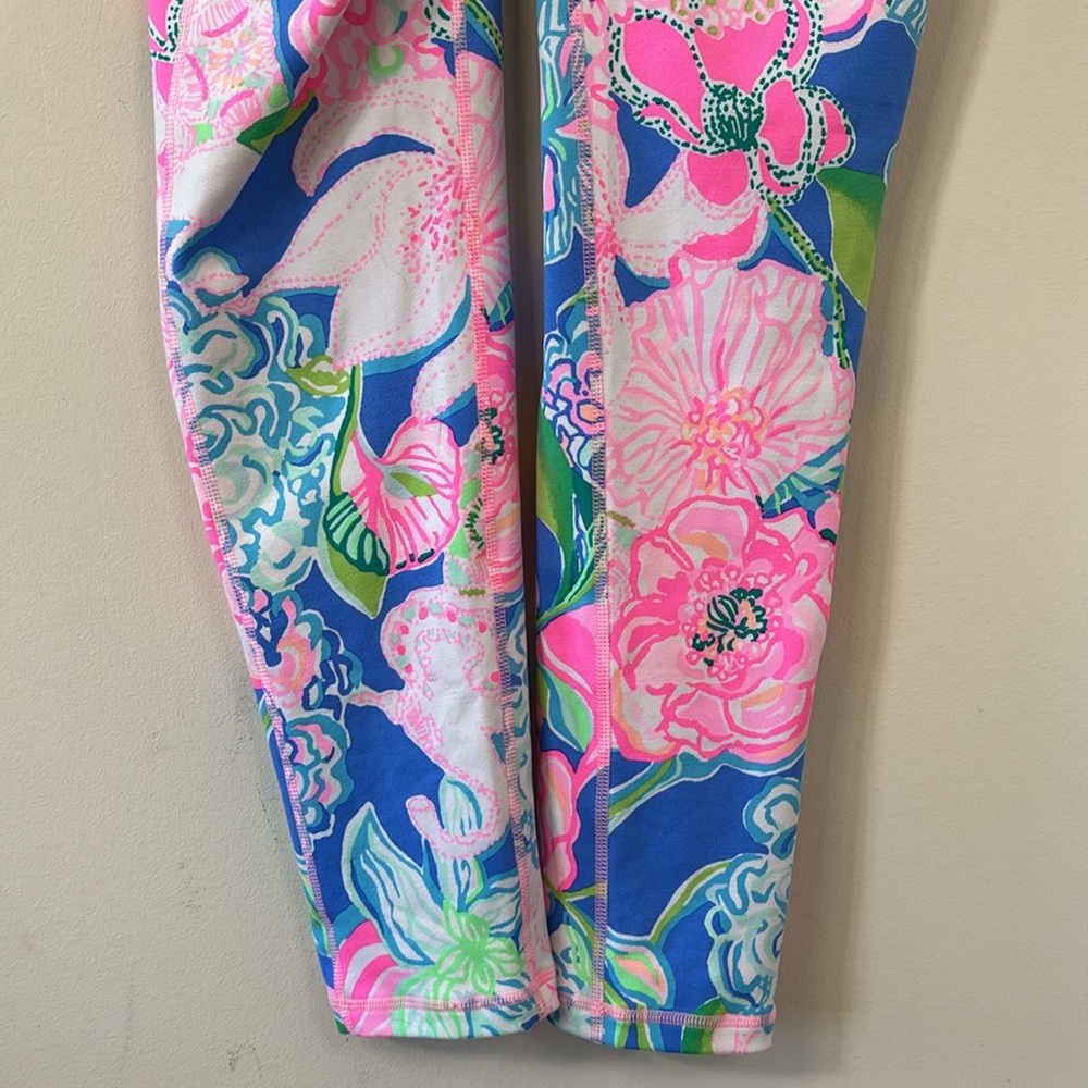 Lilly Pulitzer Luxletic Weekender Midi UPF 50+ Multi Peony For Your Thoughts XS - Picture 8 of 11
